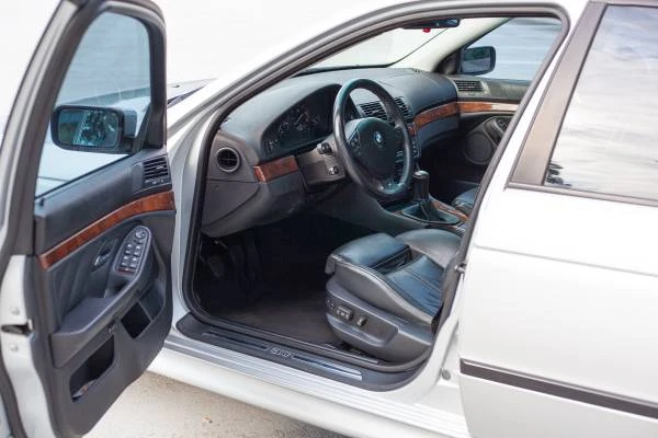2000 BMW E39 540i - Image 6 of 11