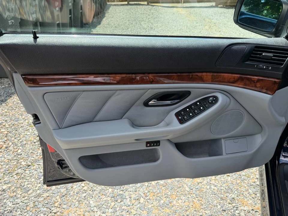 2000 BMW E39 540i - Image 18 of 24