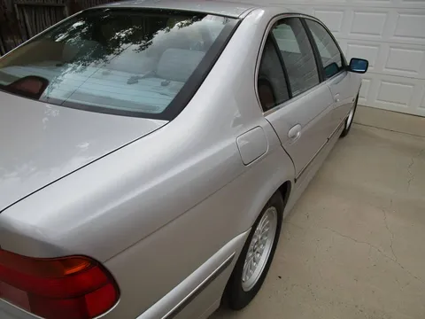 2000 BMW 540i