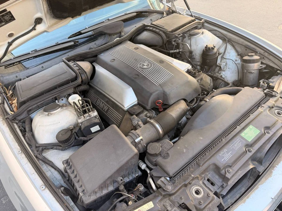 2000 BMW E39 540i - Image 10 of 12