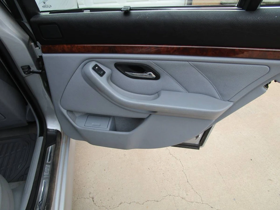 2000 BMW E39 540i - Image 14 of 22