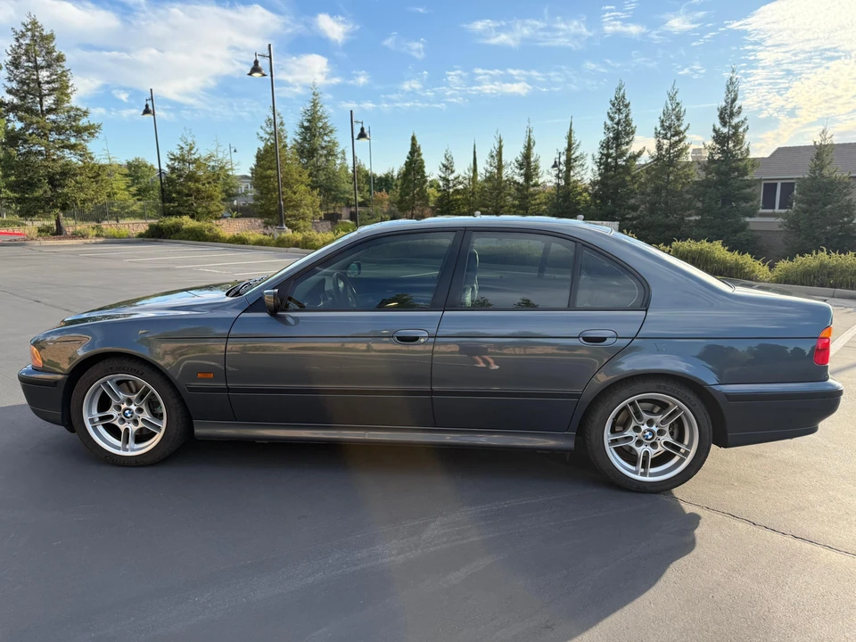 2000 BMW E39 540i - Image 9 of 31