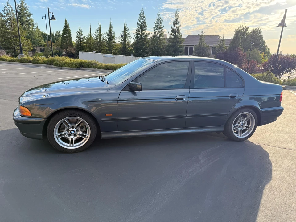 2000 BMW E39 540i - Image 8 of 31