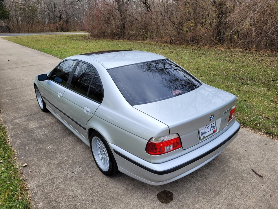 2000 BMW E39 540i - Image 14 of 31
