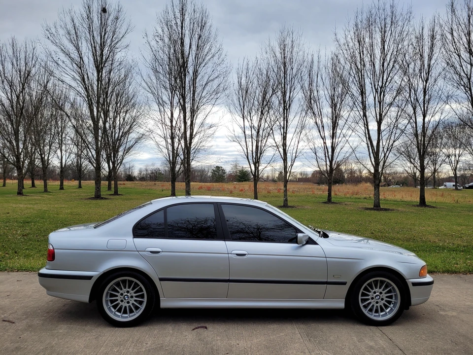 2000 BMW E39 540i - Image 16 of 31