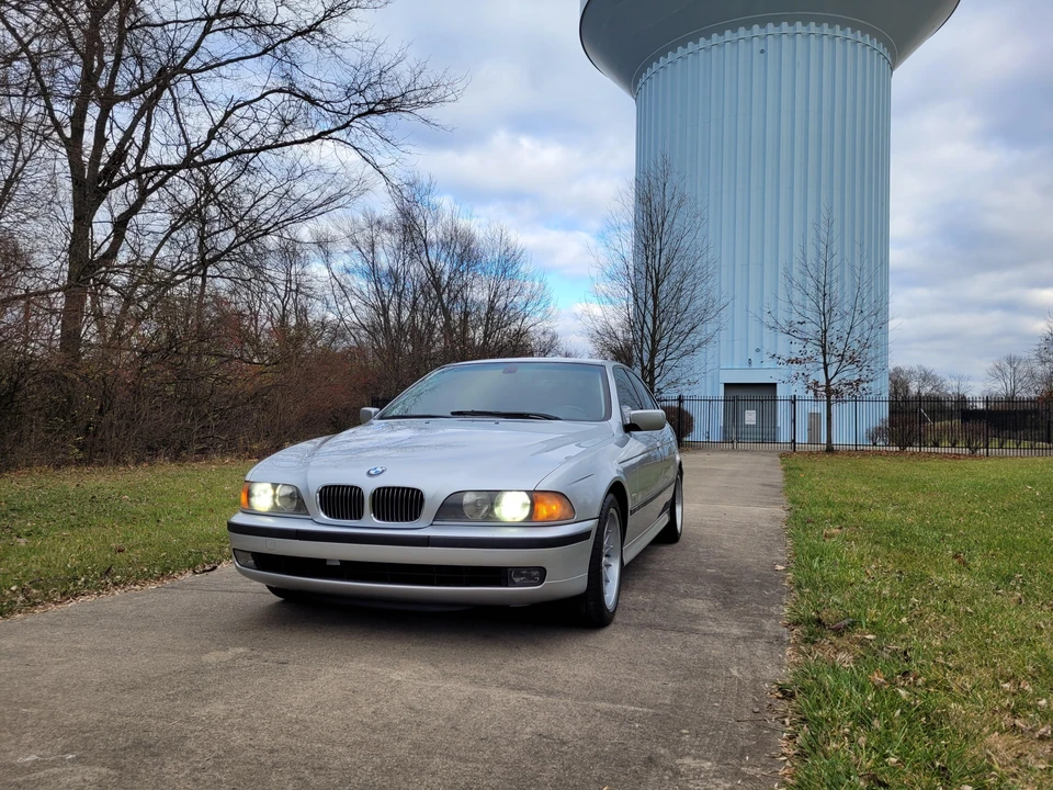 2000 BMW E39 540i - Image 10 of 31