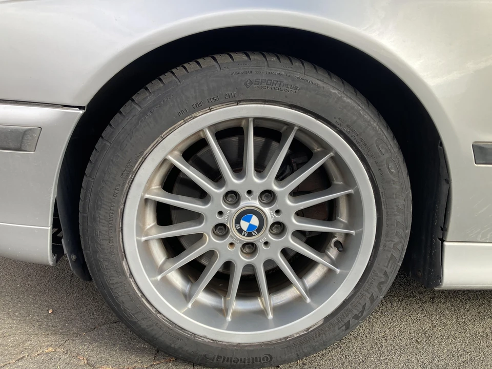 2000 BMW E39 540i - Image 28 of 31