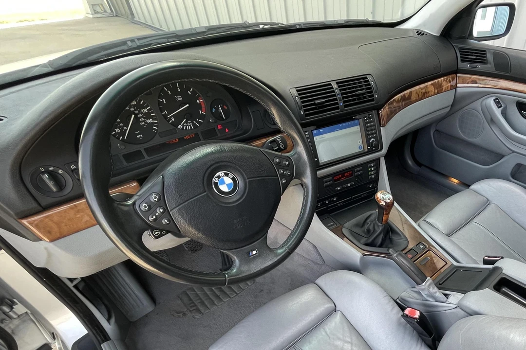 2000 BMW E39 540i - Image 19 of 31