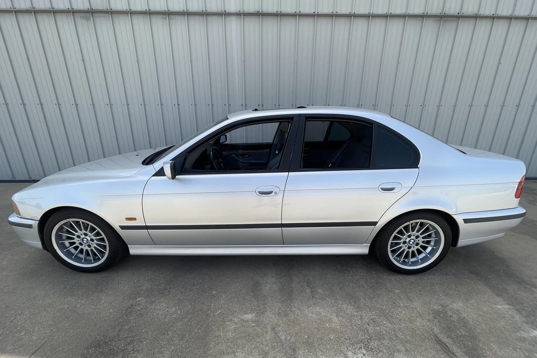 2000 BMW E39 540i - Image 3 of 31