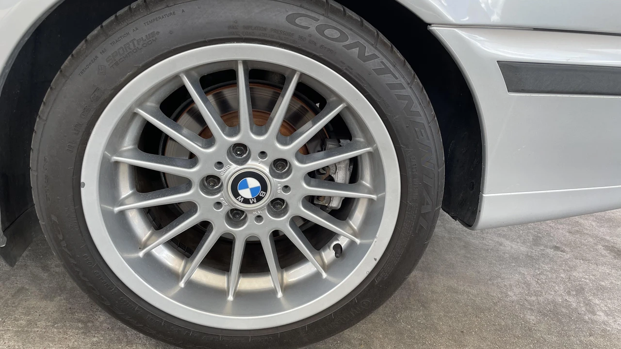 2000 BMW E39 540i - Image 14 of 31