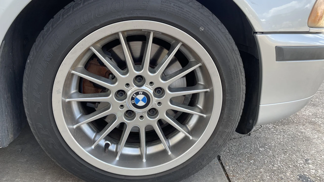 2000 BMW E39 540i - Image 12 of 31