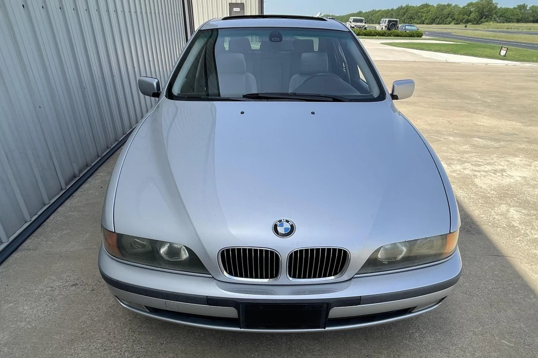 2000 BMW E39 540i - Image 2 of 31