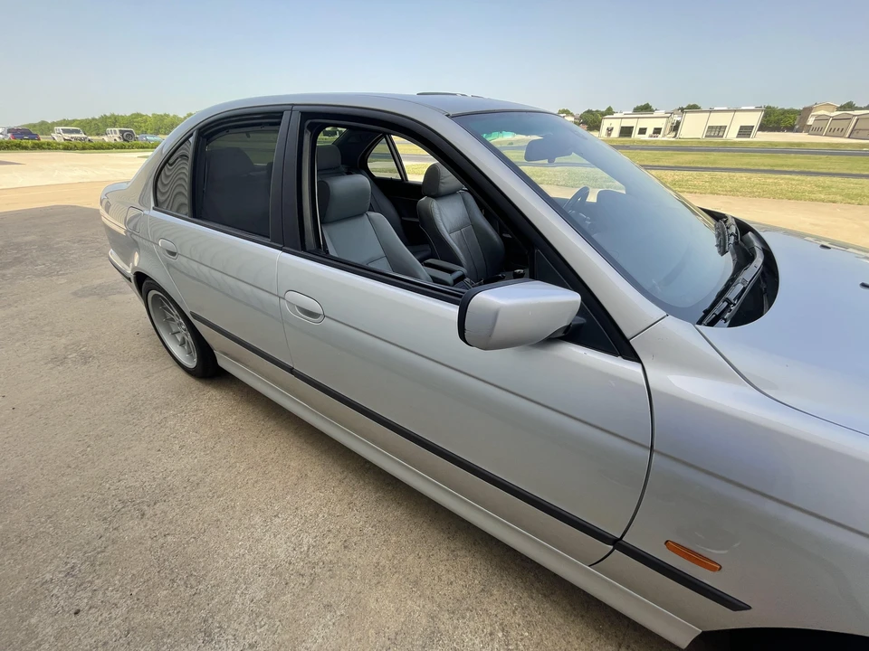 2000 BMW E39 540i - Image 11 of 31