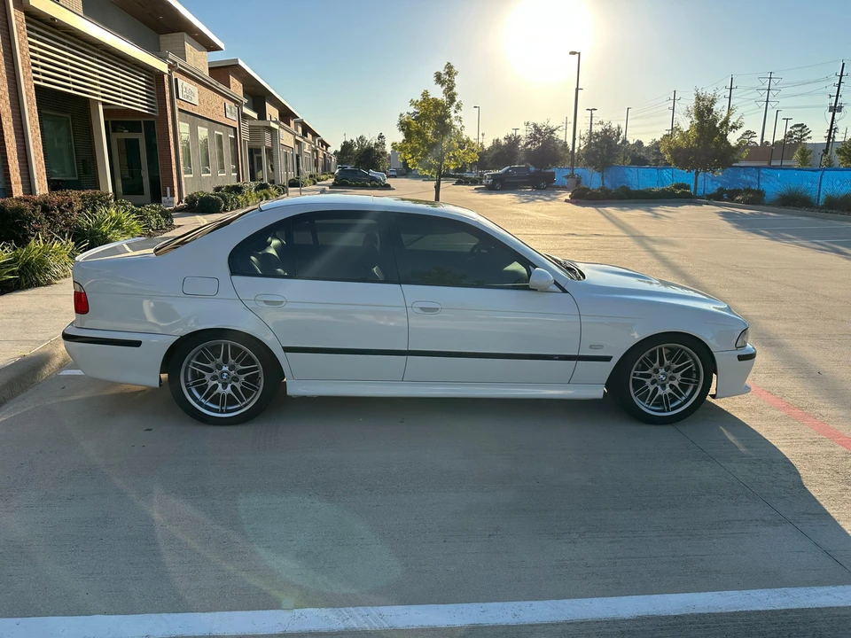 2000 BMW E39 540i - Image 18 of 31
