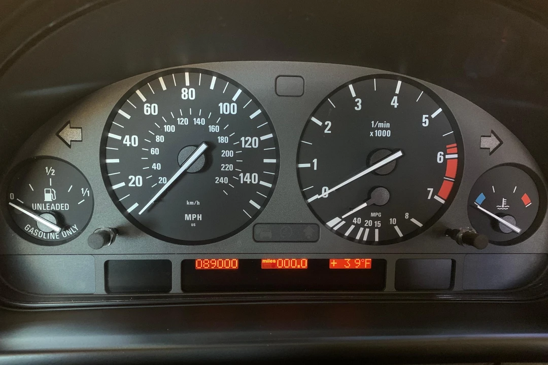 2000 BMW E39 540i - Image 25 of 31