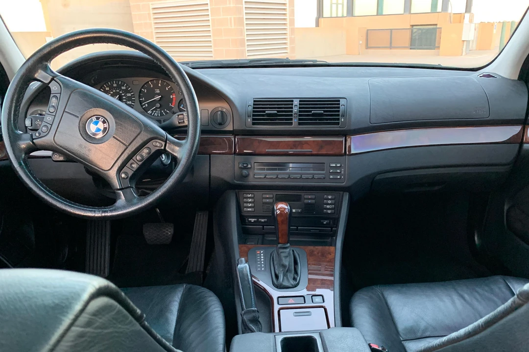 2000 BMW E39 540i - Image 22 of 31