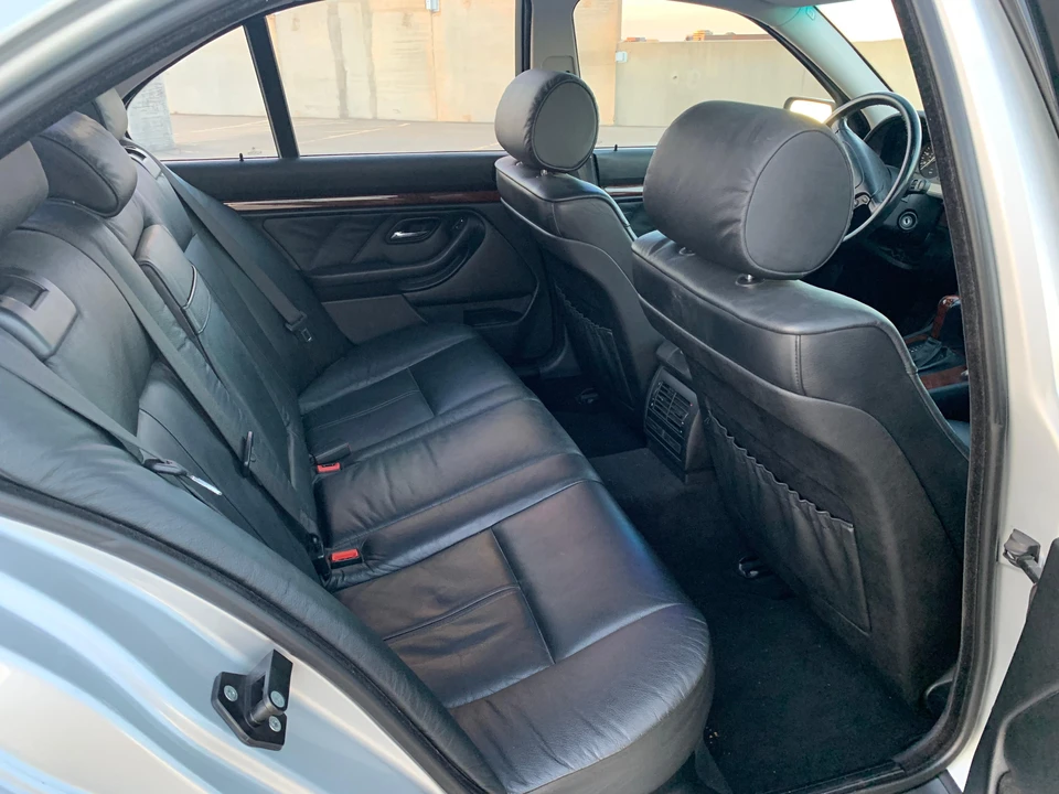 2000 BMW E39 540i - Image 28 of 31