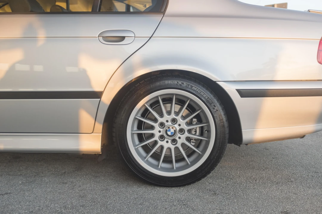 2000 BMW E39 540i - Image 16 of 31