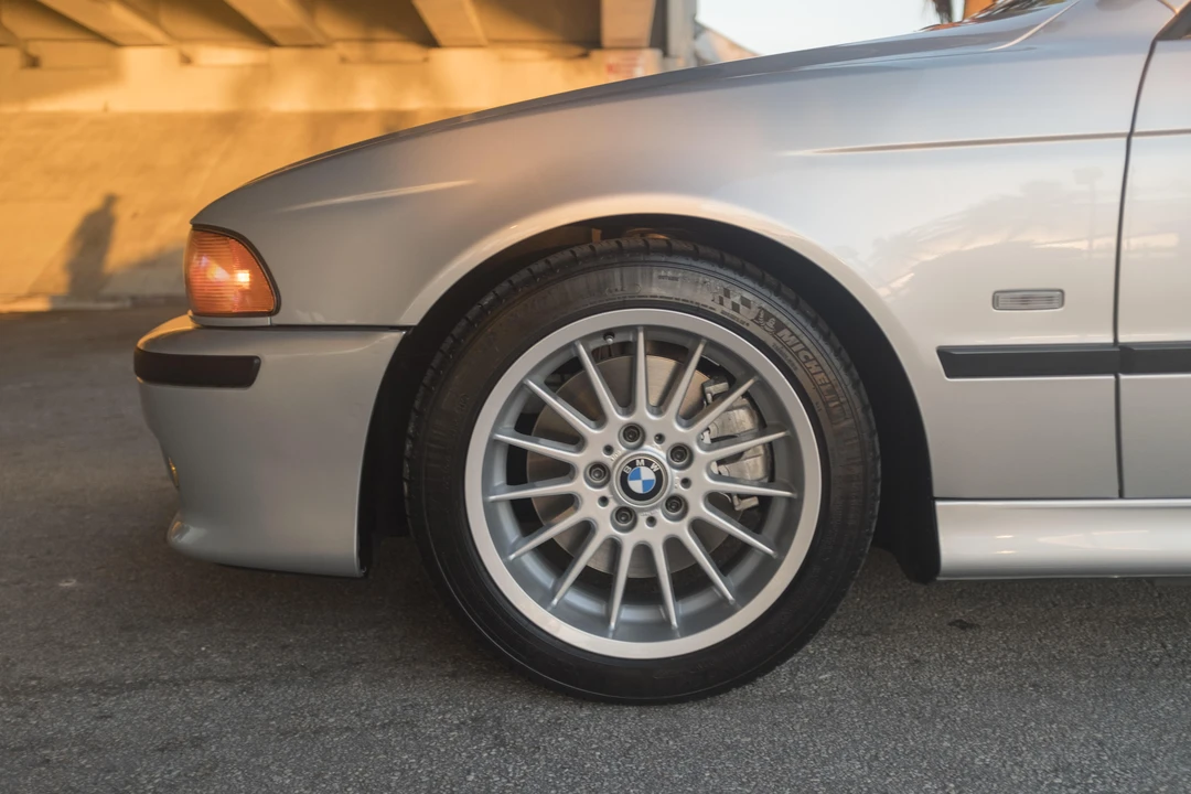 2000 BMW E39 540i - Image 14 of 31