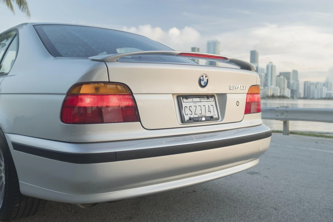 2000 BMW E39 540i - Image 18 of 31