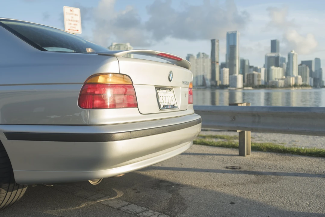 2000 BMW E39 540i - Image 19 of 31