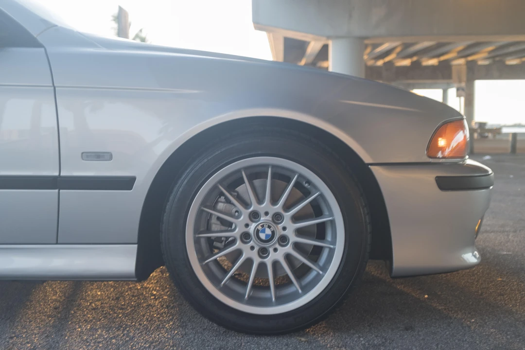 2000 BMW E39 540i - Image 15 of 31