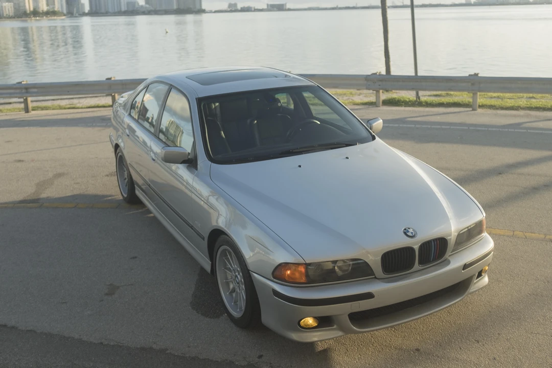 2000 BMW E39 540i - Image 9 of 31