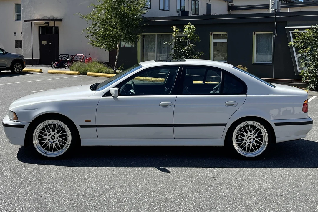 2000 BMW E39 540i - Image 3 of 5