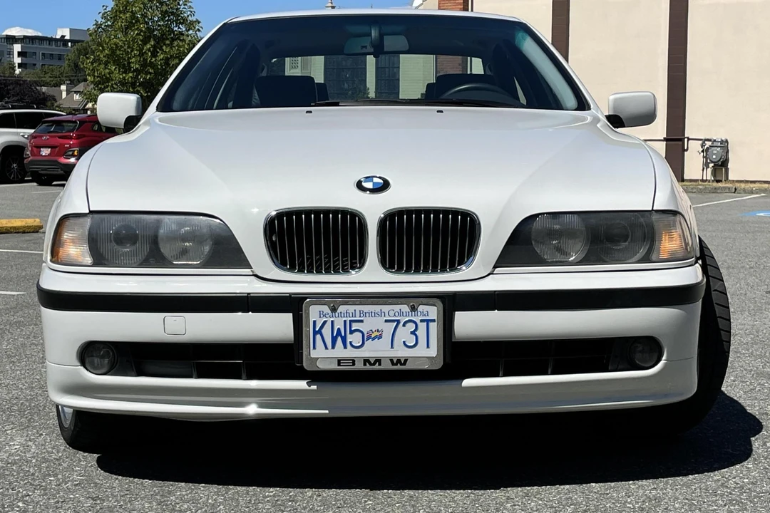 2000 BMW E39 540i - Image 2 of 5
