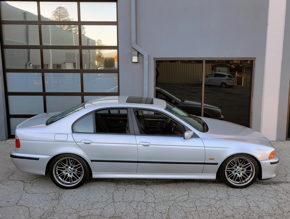 2000 BMW E39 540i - Image 19 of 31
