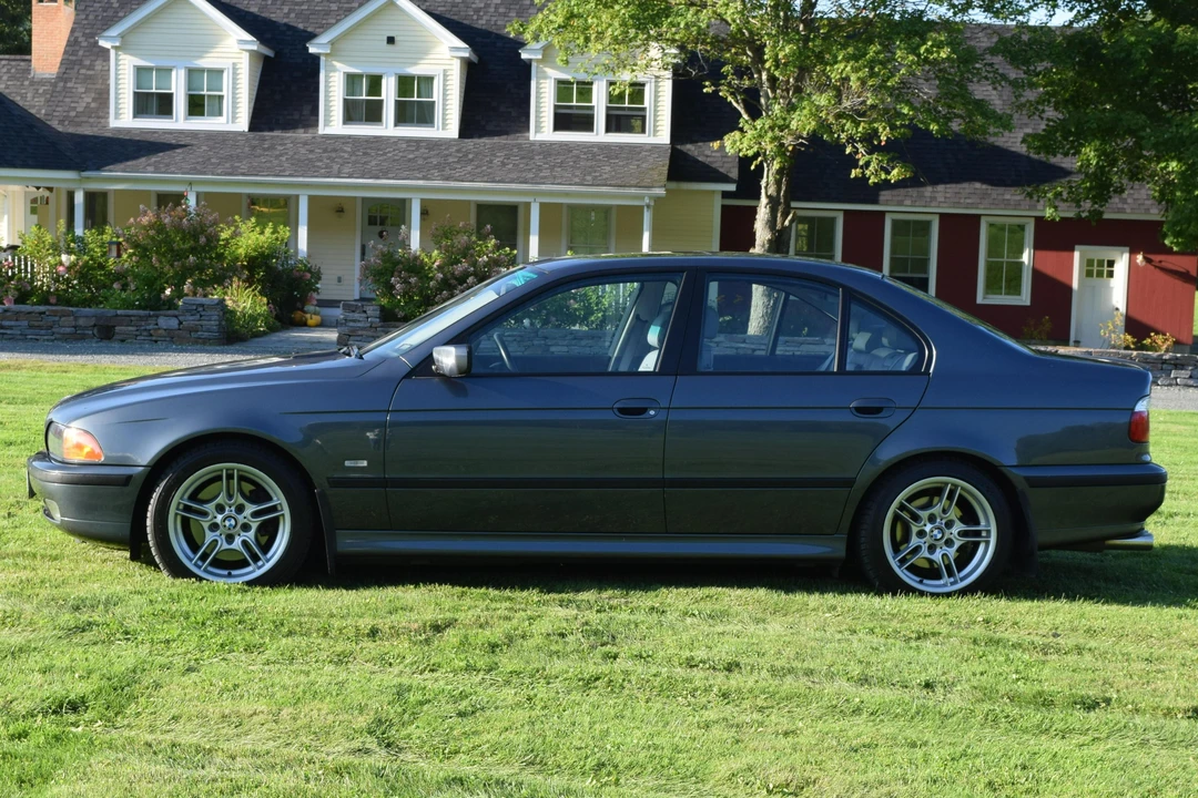 2000 BMW E39 540i - Image 3 of 6