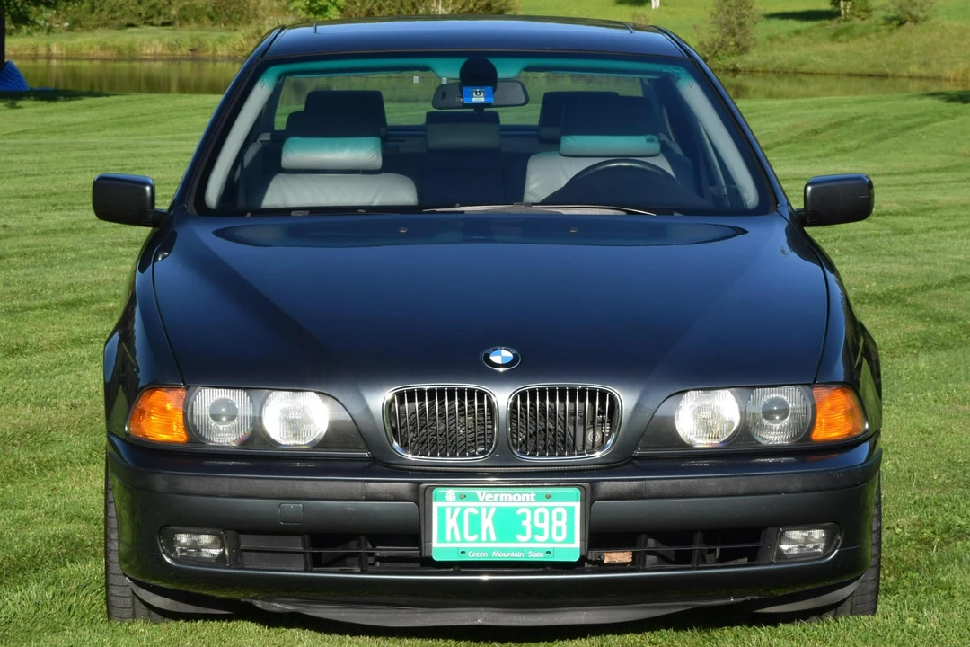 2000 BMW E39 540i - Image 2 of 6