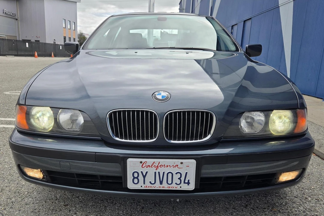 2000 BMW E39 540i - Image 2 of 31
