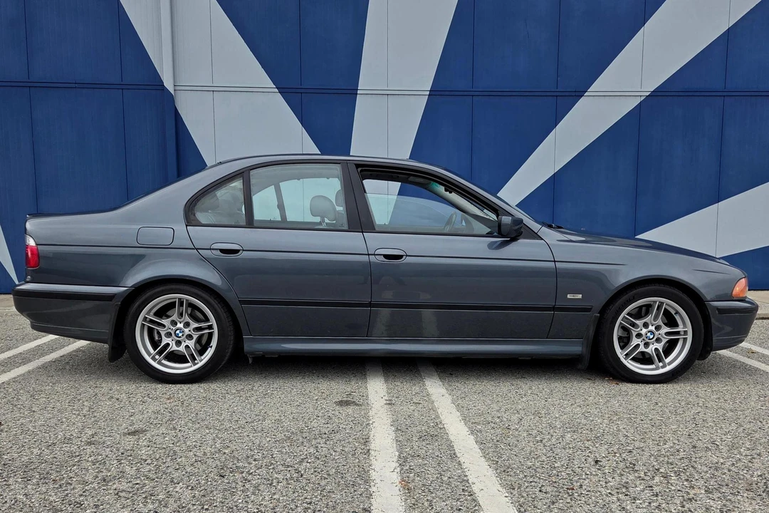 2000 BMW E39 540i - Image 3 of 31