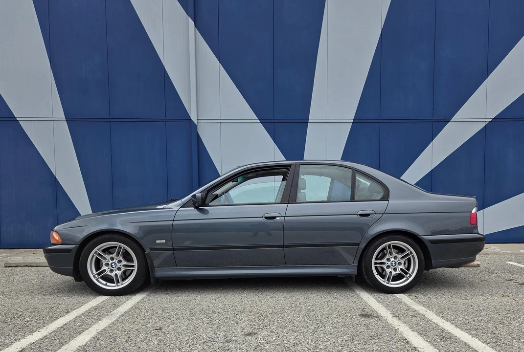 2000 BMW E39 540i - Image 12 of 31
