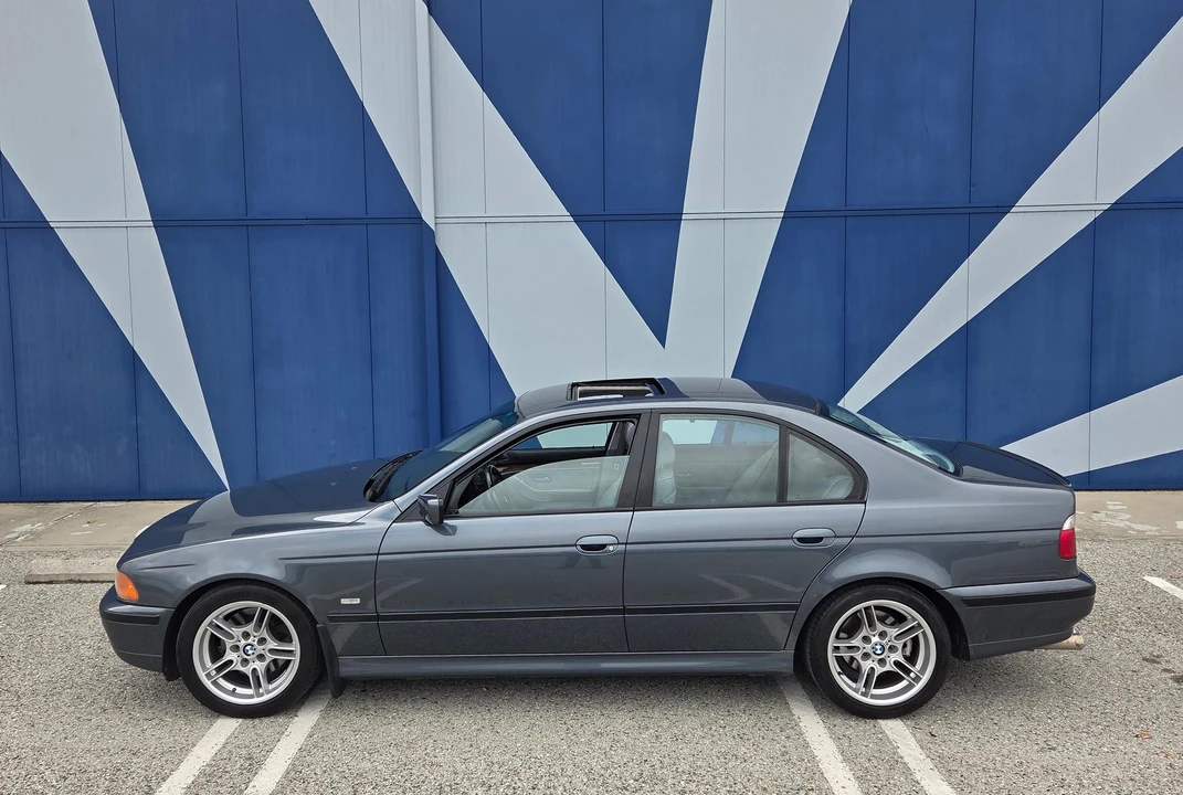 2000 BMW E39 540i - Image 11 of 31