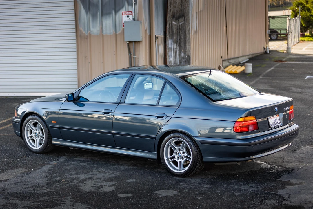 2000 BMW E39 540i - Image 18 of 31
