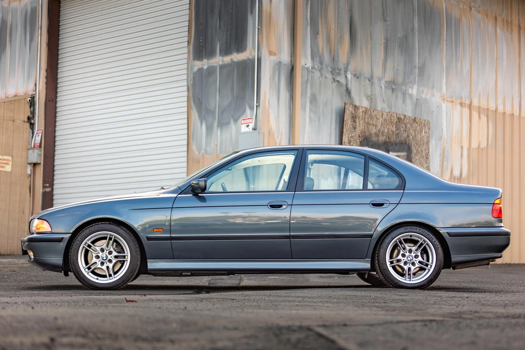 2000 BMW E39 540i - Image 17 of 31