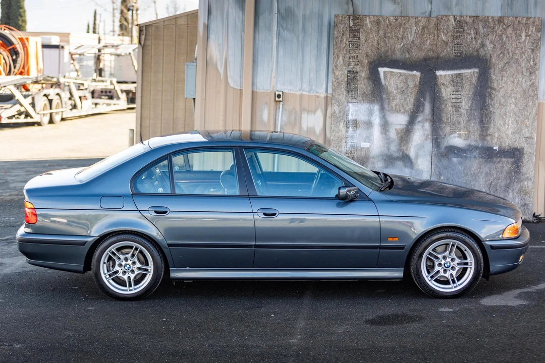 2000 BMW E39 540i - Image 3 of 31