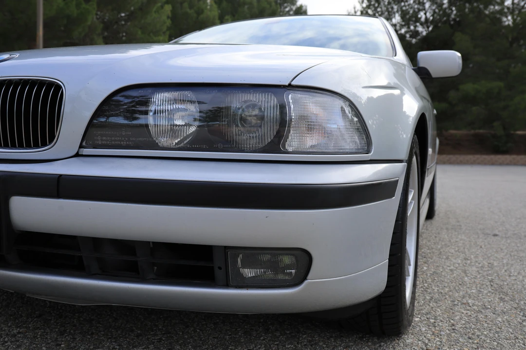 2000 BMW E39 540i - Image 20 of 31