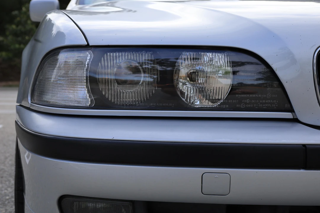 2000 BMW E39 540i - Image 16 of 31
