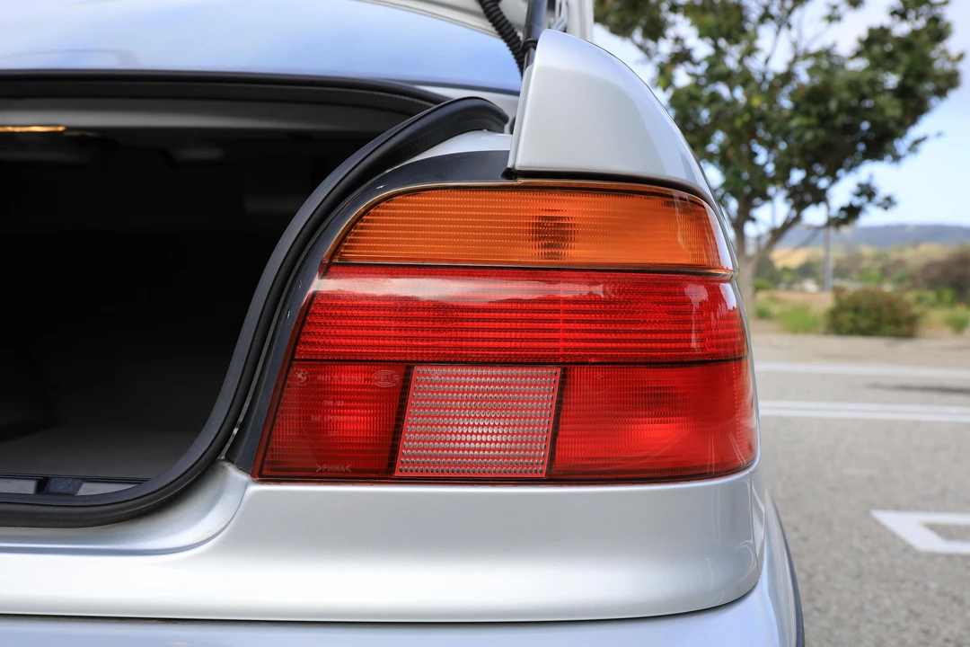 2000 BMW E39 540i - Image 26 of 31