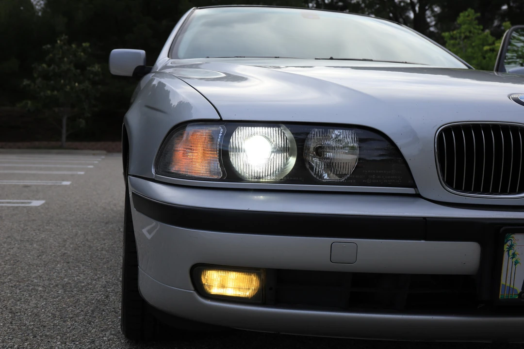 2000 BMW E39 540i - Image 17 of 31