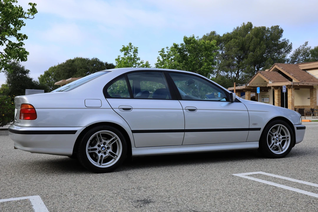 2000 BMW E39 540i - Image 11 of 31