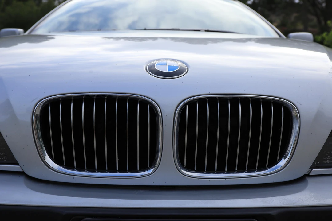 2000 BMW E39 540i - Image 18 of 31