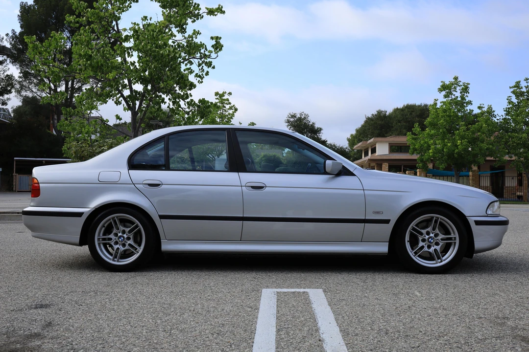 2000 BMW E39 540i - Image 12 of 31