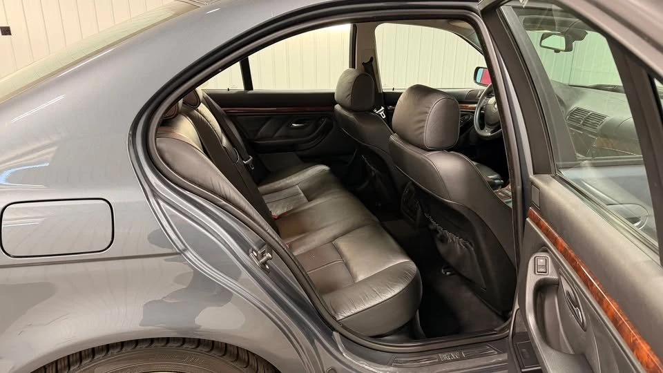 2000 BMW E39 540i - Image 17 of 18