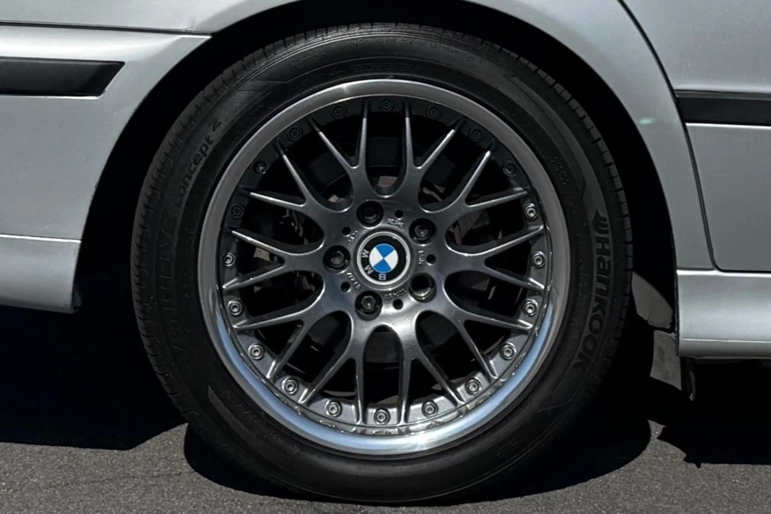 2000 BMW E39 540i - Image 25 of 31