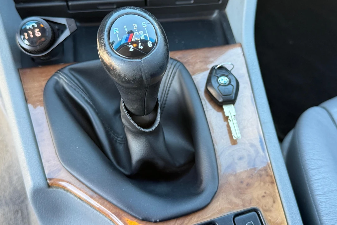 2000 BMW E39 540i - Image 30 of 31