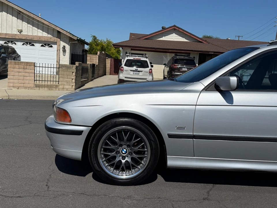 2000 BMW E39 540i - Image 11 of 31